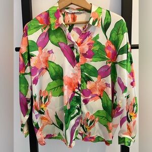 ❤️ Flowing blouse with colorful pattern! ZARA